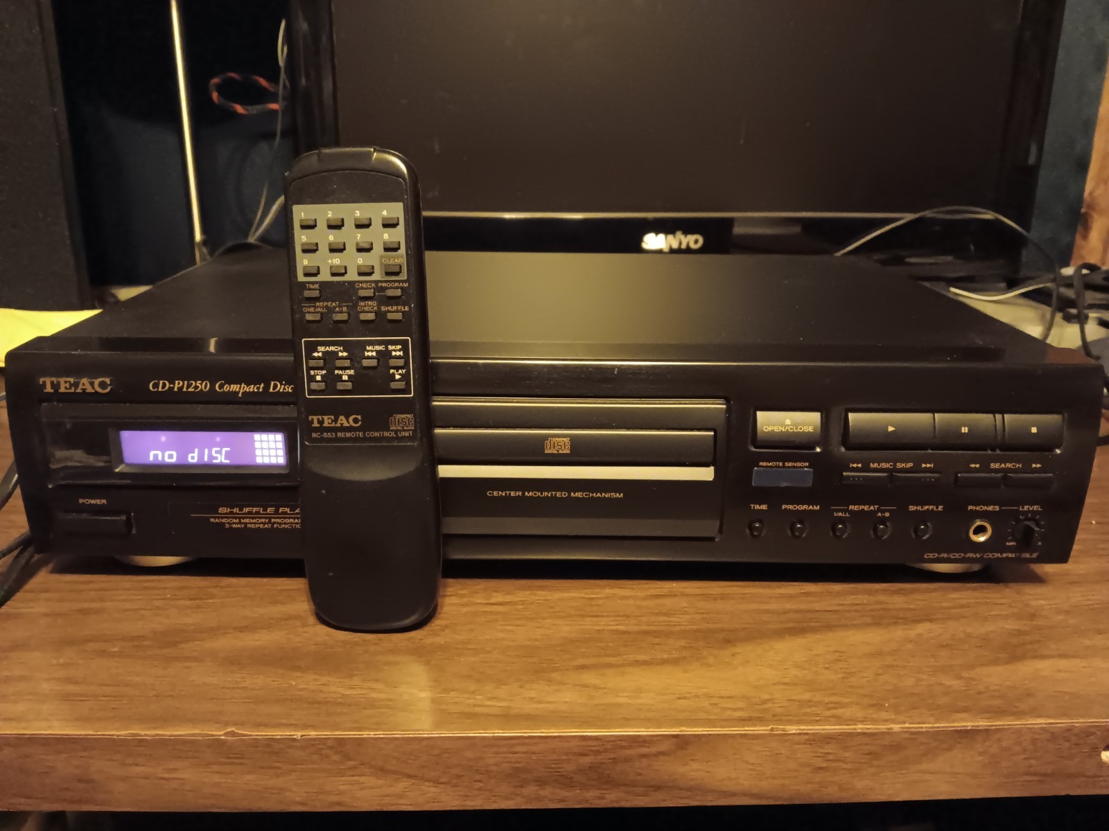 With Remote Single Compact Disc Component
