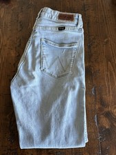 Women  s Wrangler High Rise Vintage Taper Jeans Light Blue Wash Size 6