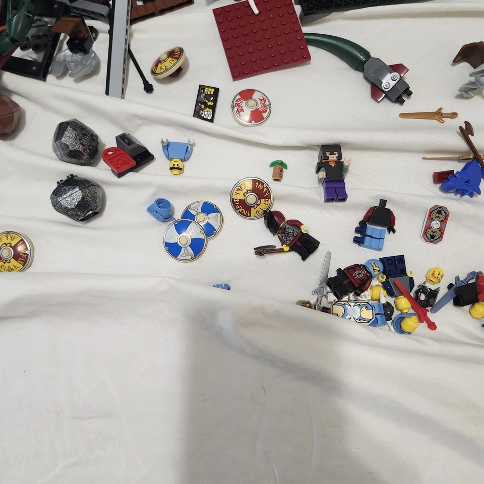 Incompleto - Lego Knights' Kingdom 8877 Vladek's Dark Fortress y 7019 Viking Foto 4 de 4