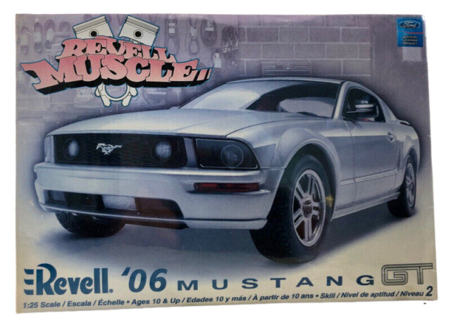ヴィンテージ Revell 1/25 フォード・スーパースタリオン・マスタング Revell 2589 1/25 Scale 1998 Saleen Ford Mustang Speedster