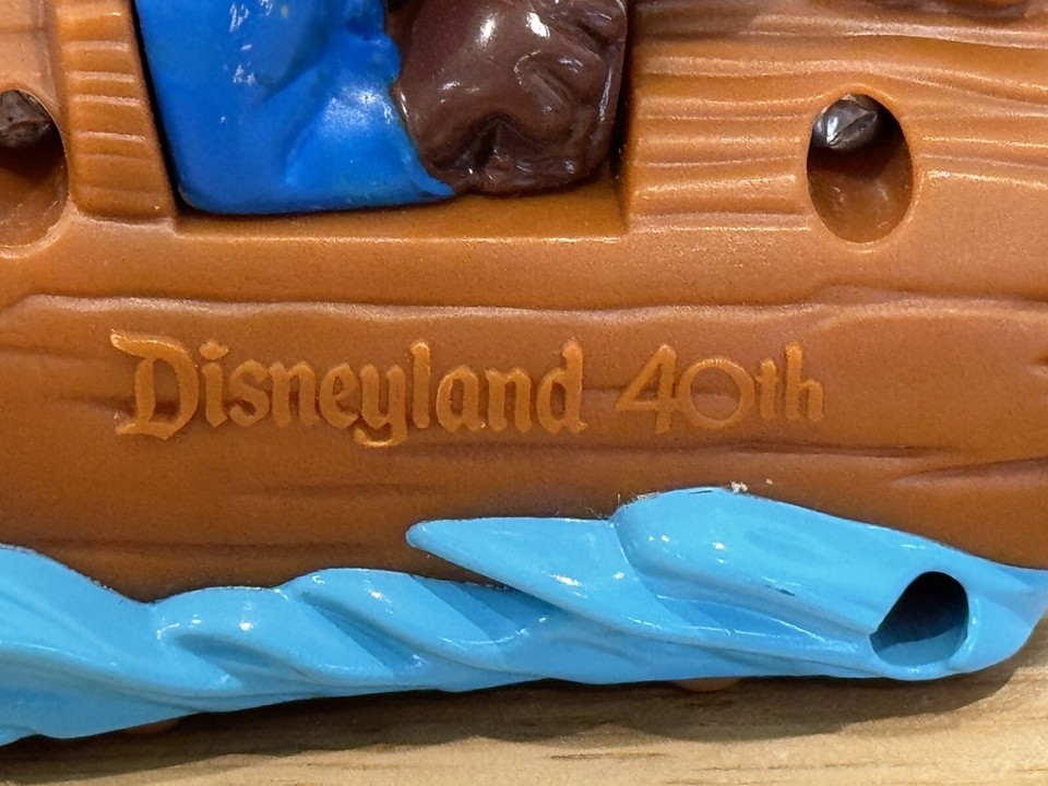 VINTAGE 1995 MCDONALDS DISNEYLAND 40TH BRER BEAR SPLASH MOUNTAIN TOY