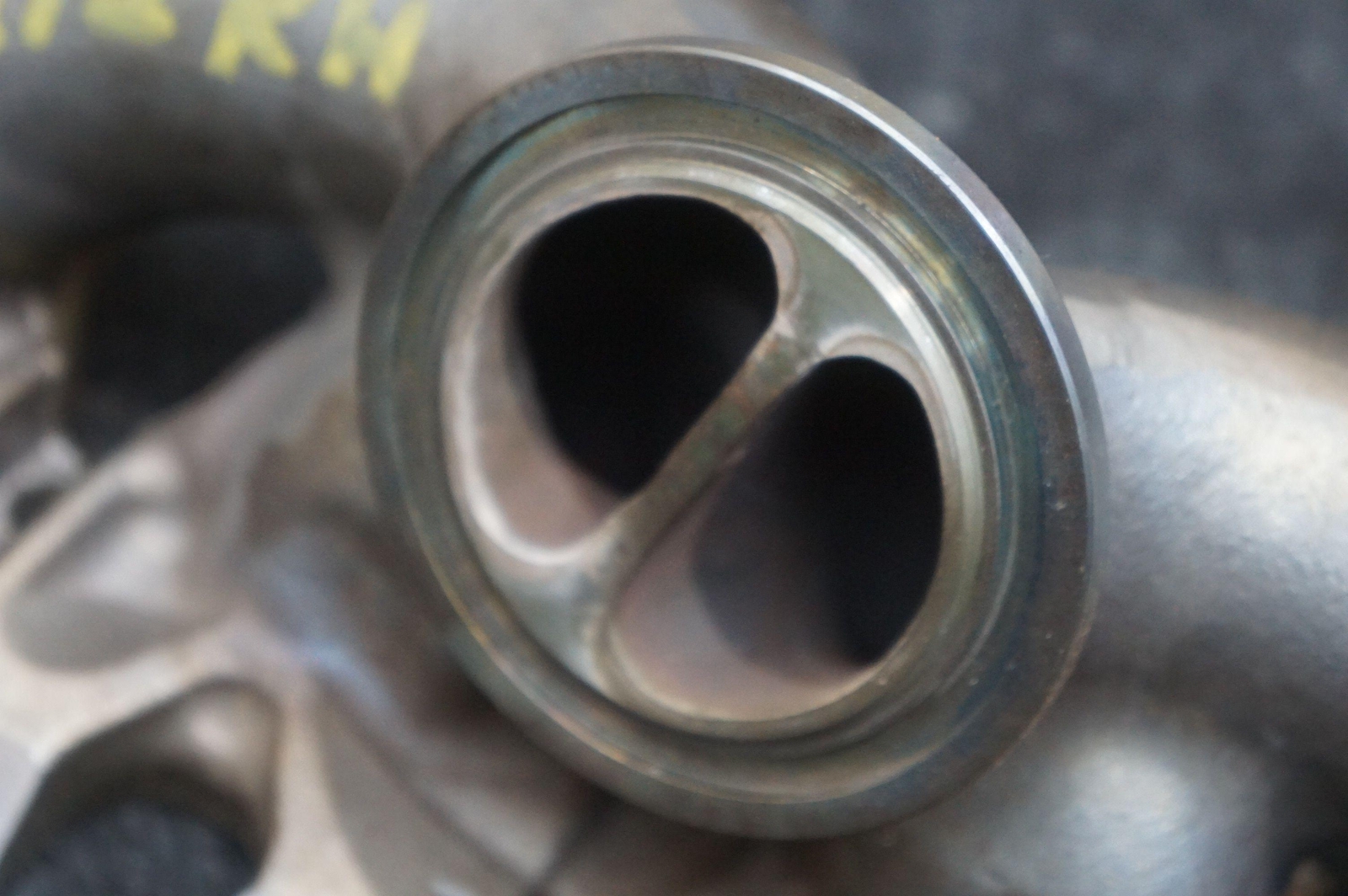 Right Engine Exhaust Manifold Header Pipe A1771421900 Aston Martin Dbx 707 2023