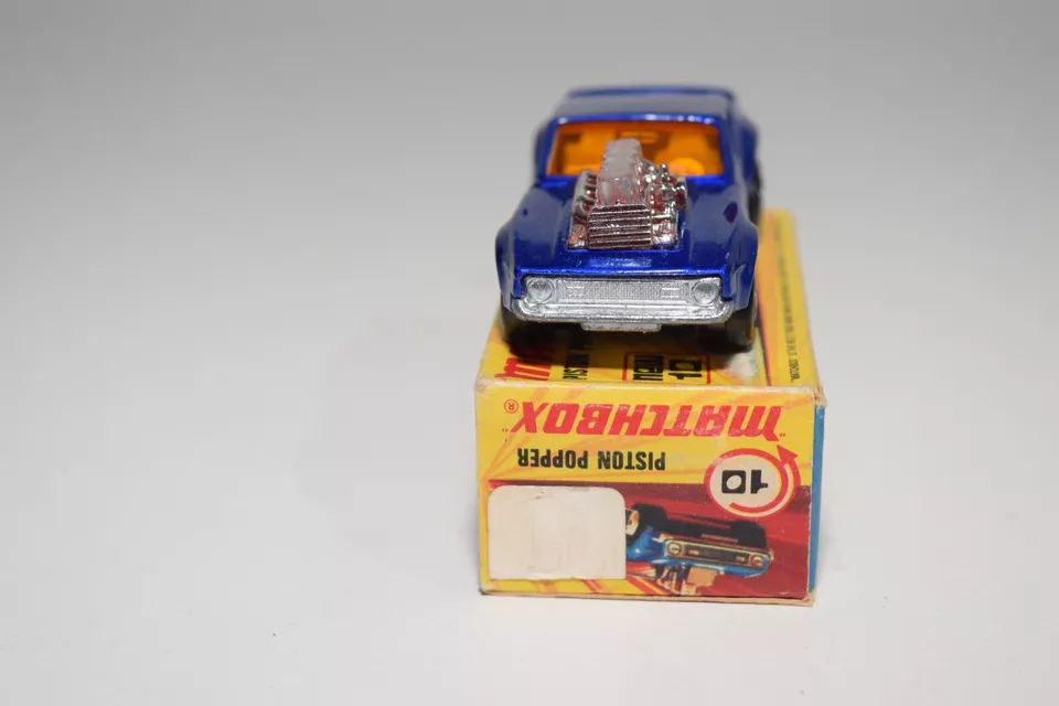 A94 1:64 3 INCH MATCHBOX SUPERFAST 10 FORD MUSTANG PISTON POPPER BLUE MIB - Image 4 of 4