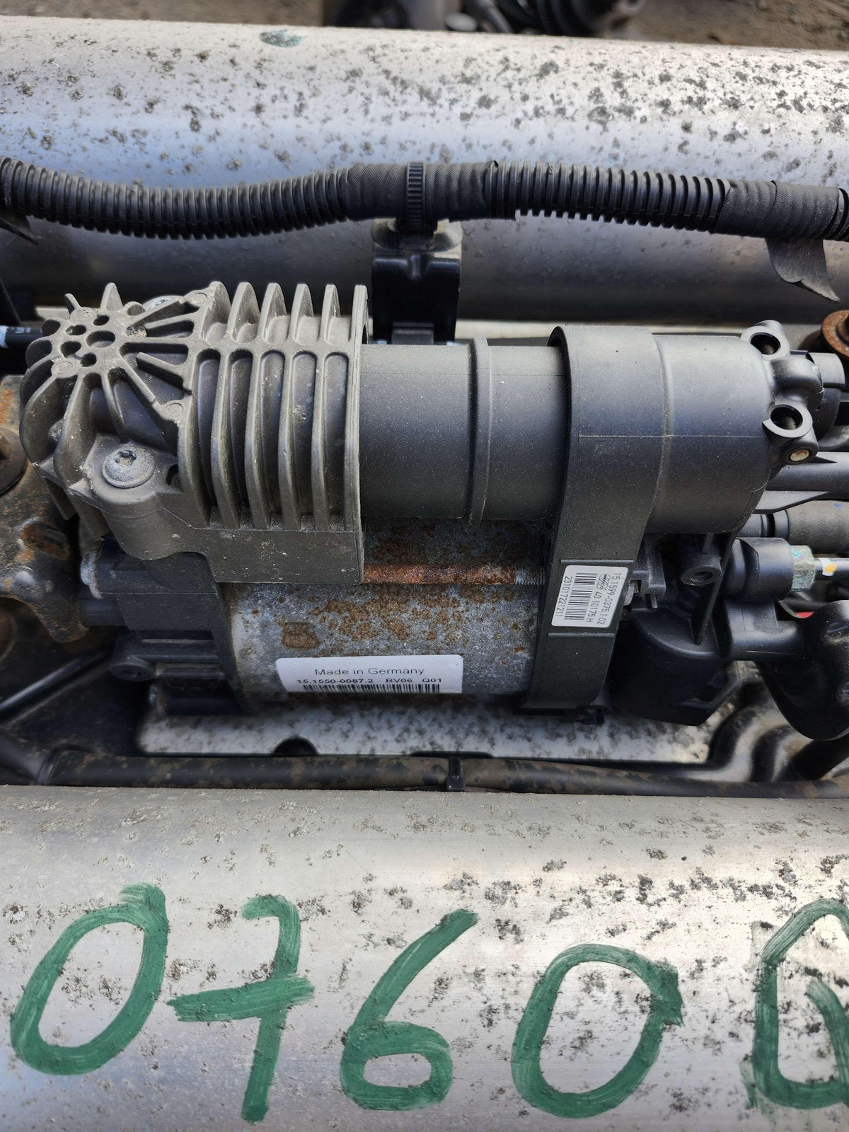 18 MASERATI LEVANTE Air Ride Susp Compressor AND TANK OEM C0825