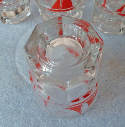 4 Vtg Shot Glasses Red Sailboats - Picture 3 of 3