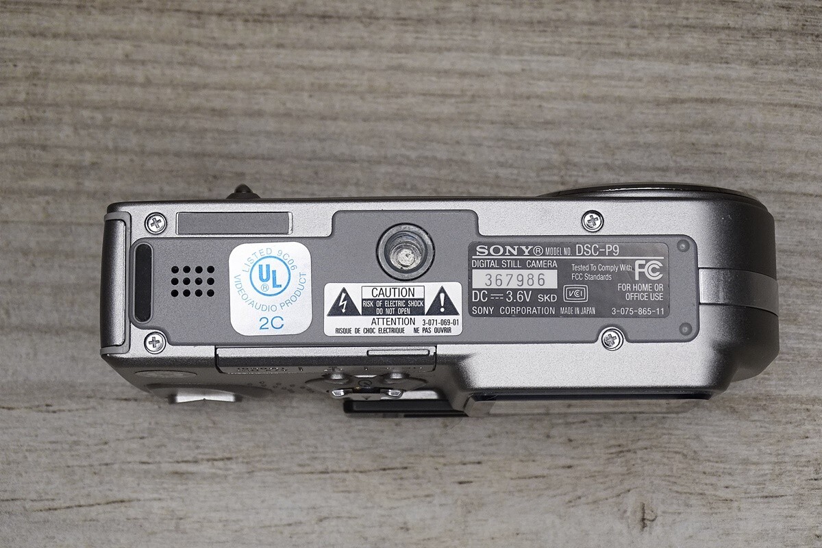 Sony Cyber-shot DSC-P9 4.0MP Digital Camera - Silver for sale