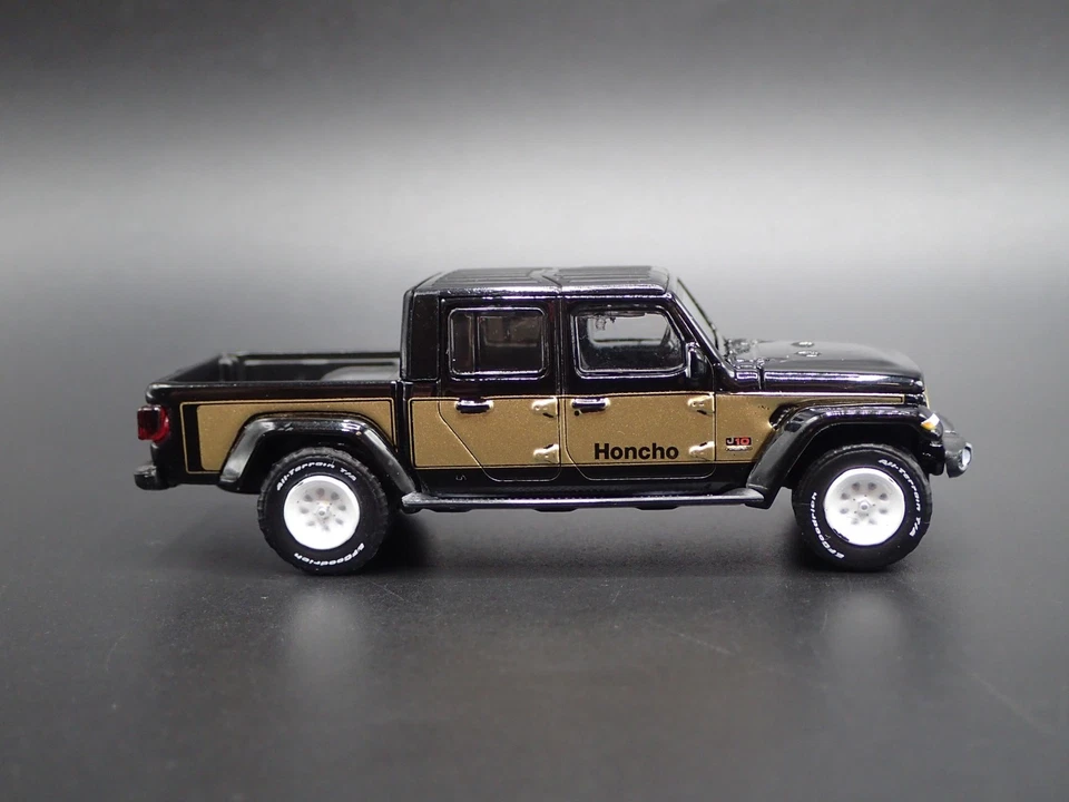 2020 Jeep Gladiatore Pick-Up Camion Honcho J10 Omaggio 1:64 Scala Modellino Car - Immagine 3 di 4