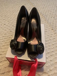 PARIS Hilton talones, Satén Tacones de tela, tamaño 7.5M, con caja, una vez  usado | eBay