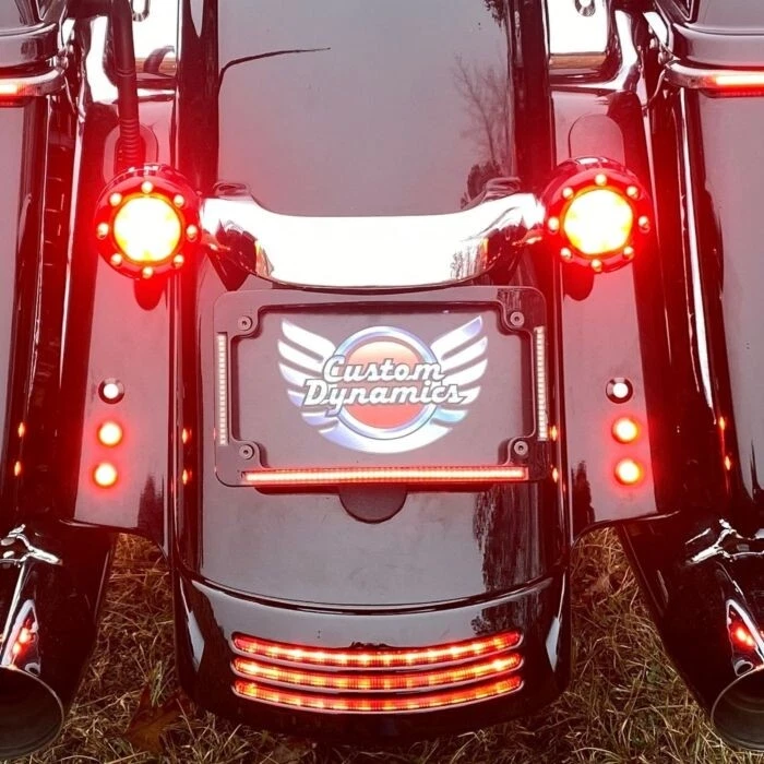 Marco de etiqueta de matrícula LED radio negro Custom Dynamics 97-13 Harley Softail Foto 3 de 3