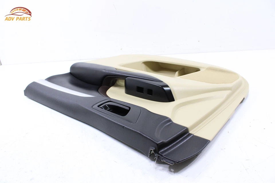 ОРИГИНАЛЬНАЯ НАКЛАДКА НА ПЕРЕДНЮЮ ПРАВУЮ ВНУТРЕННЮЮ ДВЕРНУЮ ПАНЕЛЬ TOYOTA HIGHLANDER 2017–2019 ГОДОВ ВЫПУСКА - Изображение 3 из 4