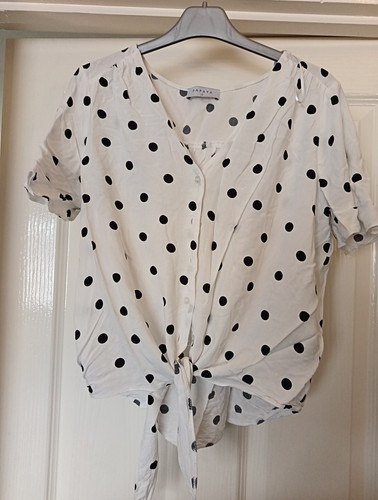 Papaya Ladies White Spotty Short Sleeved Top. Size 12