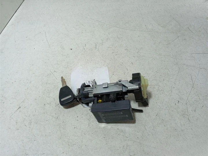 Interruptor de encendido Chrysler PT Cruiser 2006-2010 sin montaje de cilindro de bloqueo OEM Foto 2 de 4