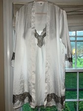White Negligee and robe set with beautiful lace trim. Size L. Great condition.