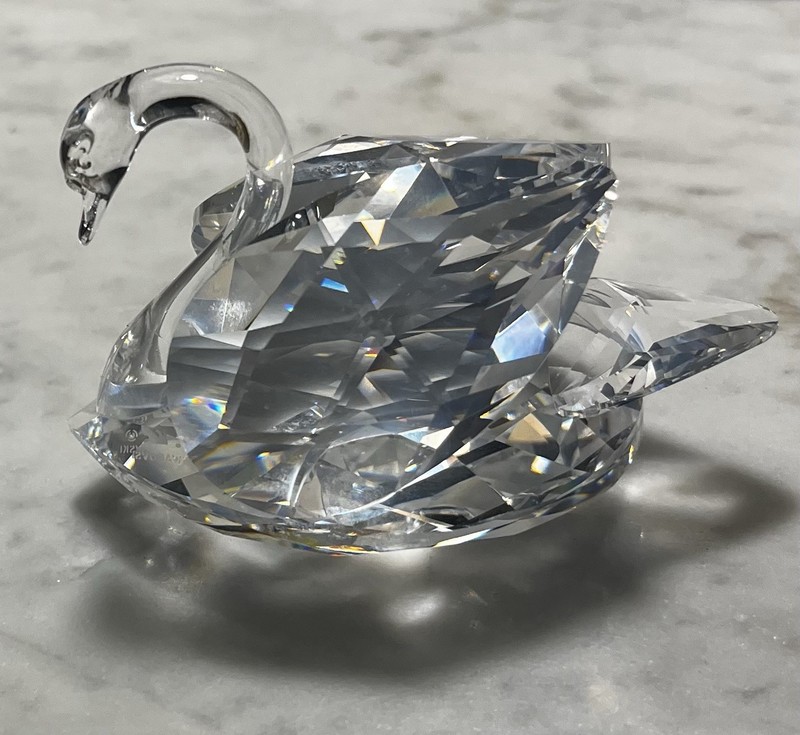 Swarovski Crystal Swan Figurine 7633NR063 With Original Box