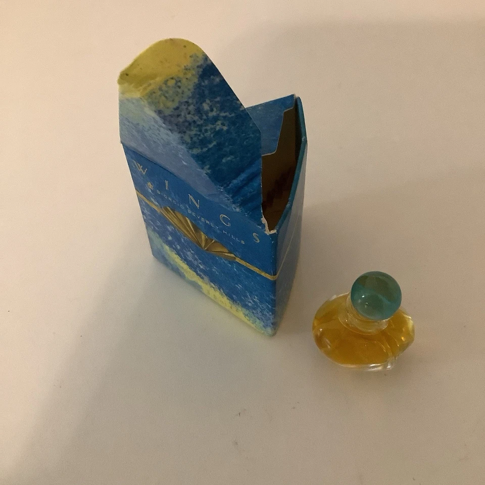Giorgio Beverly Hills Wings Extraordinary Mini Perfume 3.5ml. New In Box - Image 2 of 4