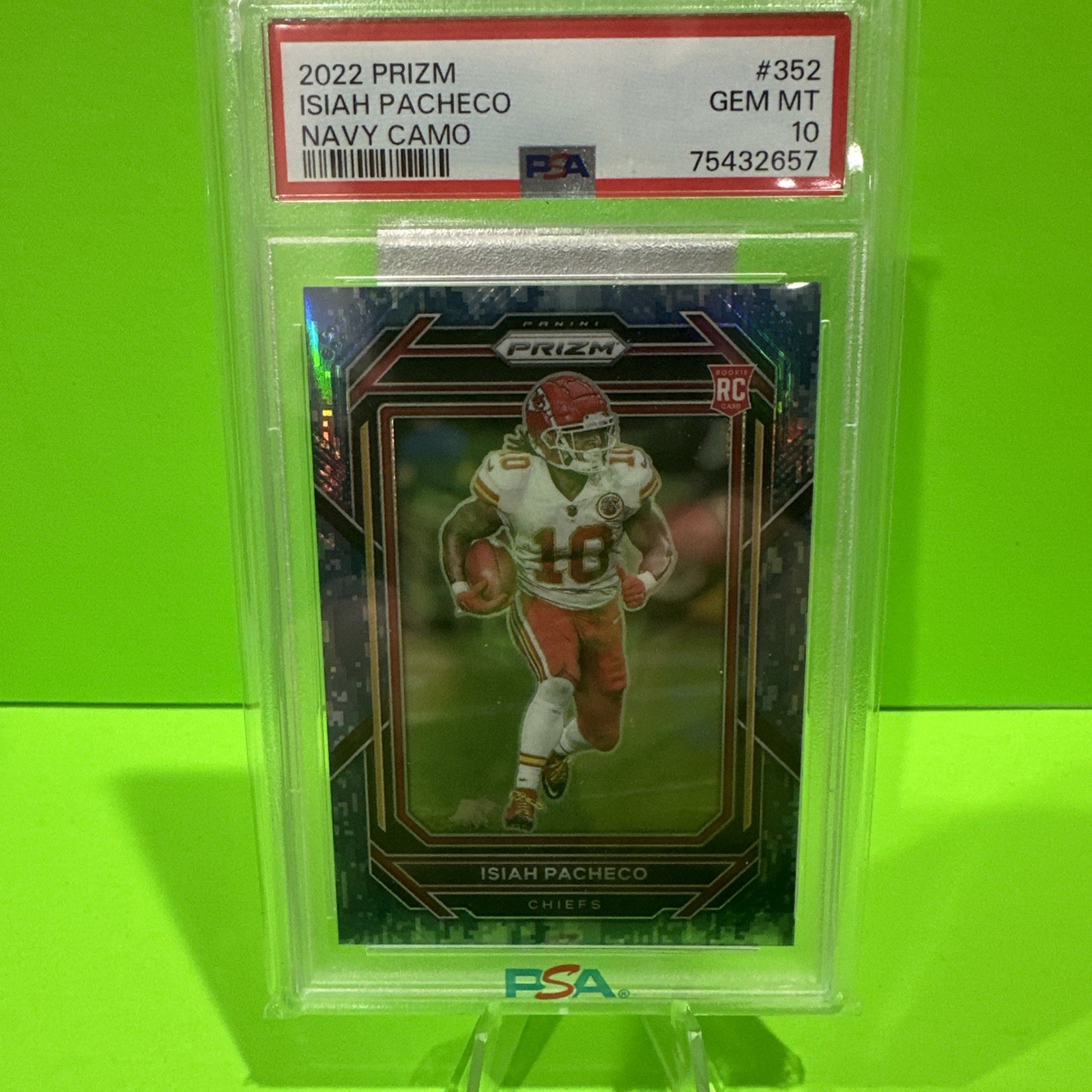 2022 Panini Prizm - Rookies Isiah Pacheco #352 Navy Camo Prizm /25 (RC)