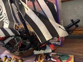 LEGO Renegade Runner 6268 Pirates Complete W/ All Original Promos