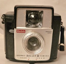 KODAK Brownie BULLETT II Camera Dakon LENS-Vintage