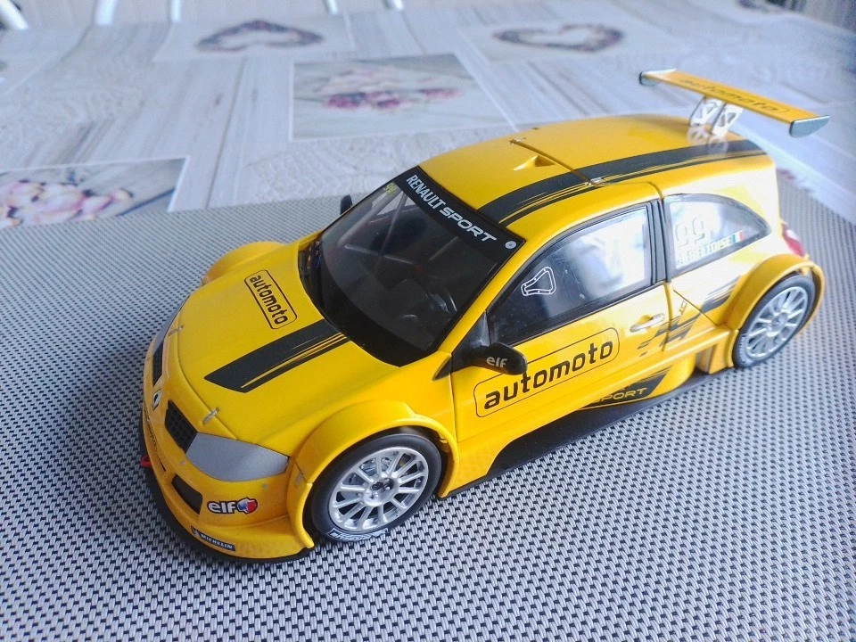Anson Mégane 1/18 - Voiture De Collection Rouge Comme Neuve En Boîte
