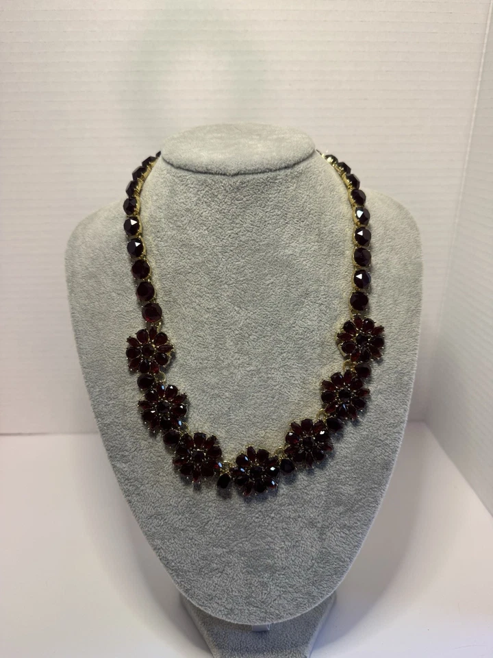 "Collar Talbots color granate diamantes de imitación tono dorado 17-19""" Foto 2 de 4