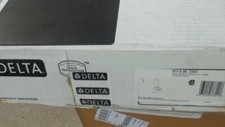 Delta Essa Pull-Down Sprayer Kitchen Faucet/MagnaTite Docking in Matte Black