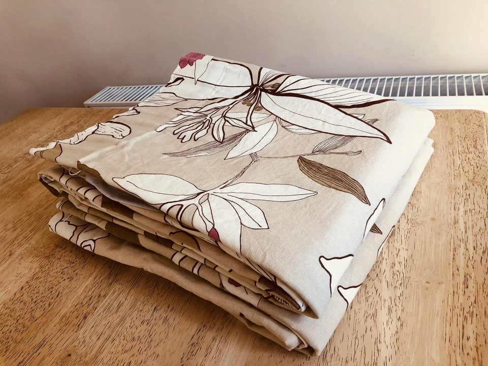 Lovely modern blackout Curtains width 46" each panel 92" total by 56" drop - Image 2 of 4