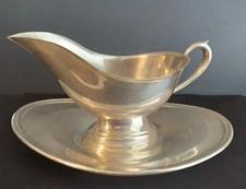 Vintage Sheets Rockford Silver Co  Gravy Boat with Tray