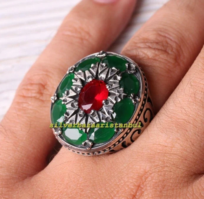 Anillo hecho a mano de piedra verde y roja de corte brillante para hombre joyería de plata de ley 925 Foto 2 de 4