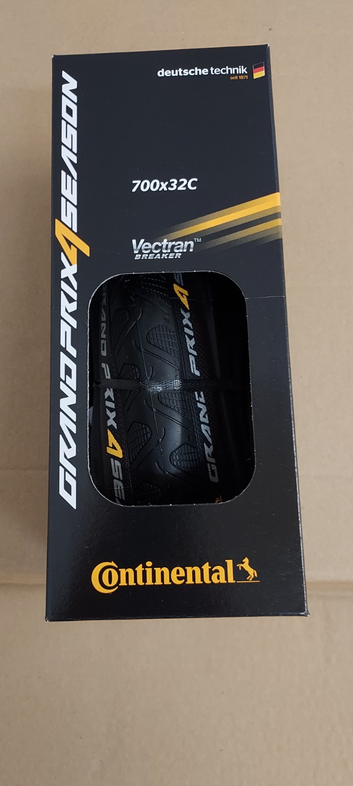 Continental Grand Prix 4 Season 700x32
