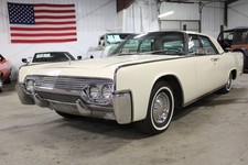 1961 Lincoln Continental 