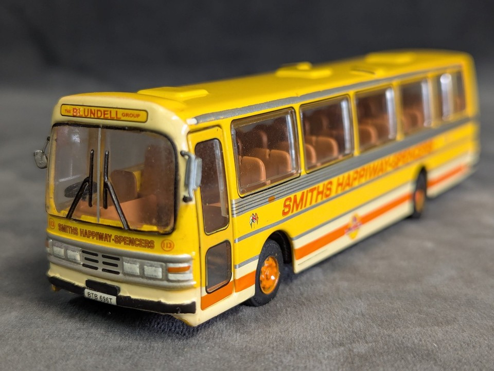 BT Model B017 Duple Dominant Ford R Series Coach 1:76 Scale | eBay UK