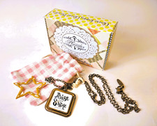 Collar Saqueo Arianna "Levántate y Brilla" y Colgantes Estrella con Cadena Nuevo de Lote Antiguo
