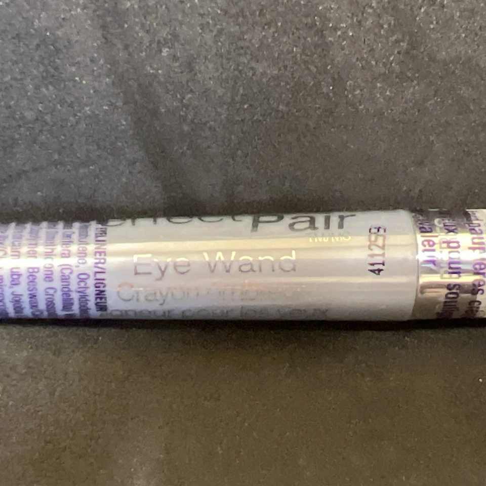 New sealed WET N WILD Perfect Pair Eye Wand Eyeshadow Eyeliner #114 Ying-Yang - Image 3 of 4