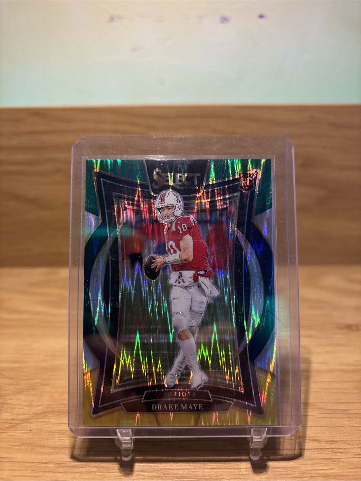 2024 Panini Select - Concourse Drake Maye #27 Green & Yellow Shock Prizm (RC)