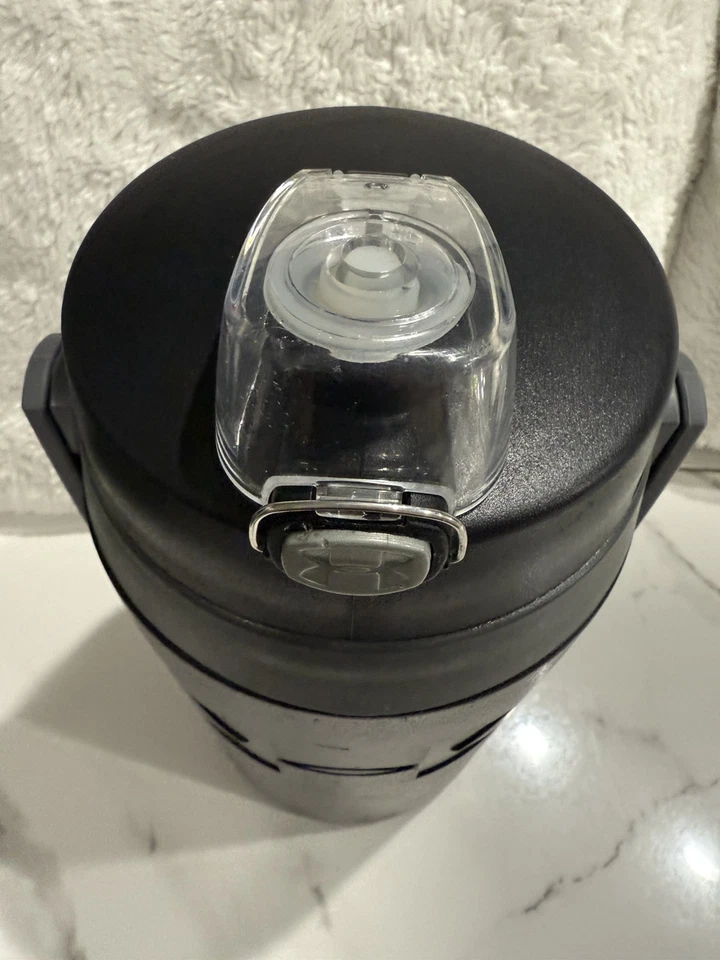 Under Armour черный/серый 64 унц. Термос бутылка для гидратации пены с двойной изоляцией - Изображение 4 из 4