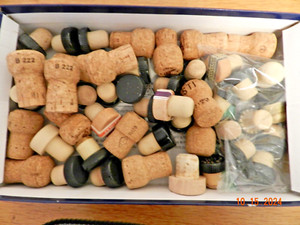 Bar Top Synthetic T Corks and Champagne Corks