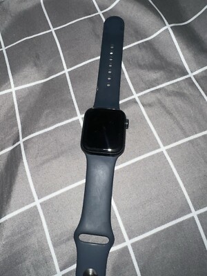 Apple Watch SE 2 GPS 40mm Mitternacht Aluminiumgehäuse mit Mitternacht Sportarmband (2023)