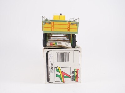 Pneu avant pour tracteur ou remorque miniature en fer blanc 1:25 Kovap