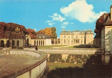 77 CHAMPS SUR MARNE LE CHATEAU ET LA COUR D HONNEUR