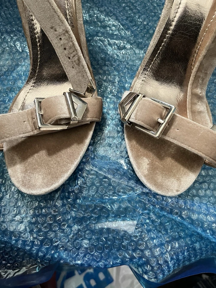 Tacones de terciopelo Cape Robbin con tacón transparente Money Block - talla 7,5 Foto 3 de 4