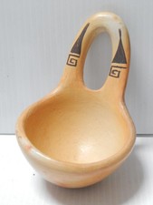 ANTIQUE  / VINTAGE HOPI POTTERY PERSONAL CORN MEAL FONT POTTERY POT  - XLNT FORM
