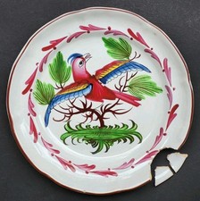 Ancienne ASSIETTE FAIENCE DES ISLETTES décor OISEAU PERROQUET à restaurer