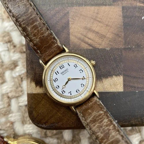 Vintage Seiko Watch Women White Dial Petite Brown Leather Quartz 2Y00-0A50