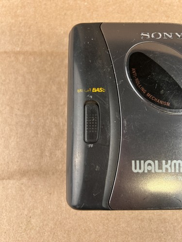 Vintage 1990s Sony WM-EX122 Walkman Cassette Tape Player Good for Parts - Picture 4 of 11
