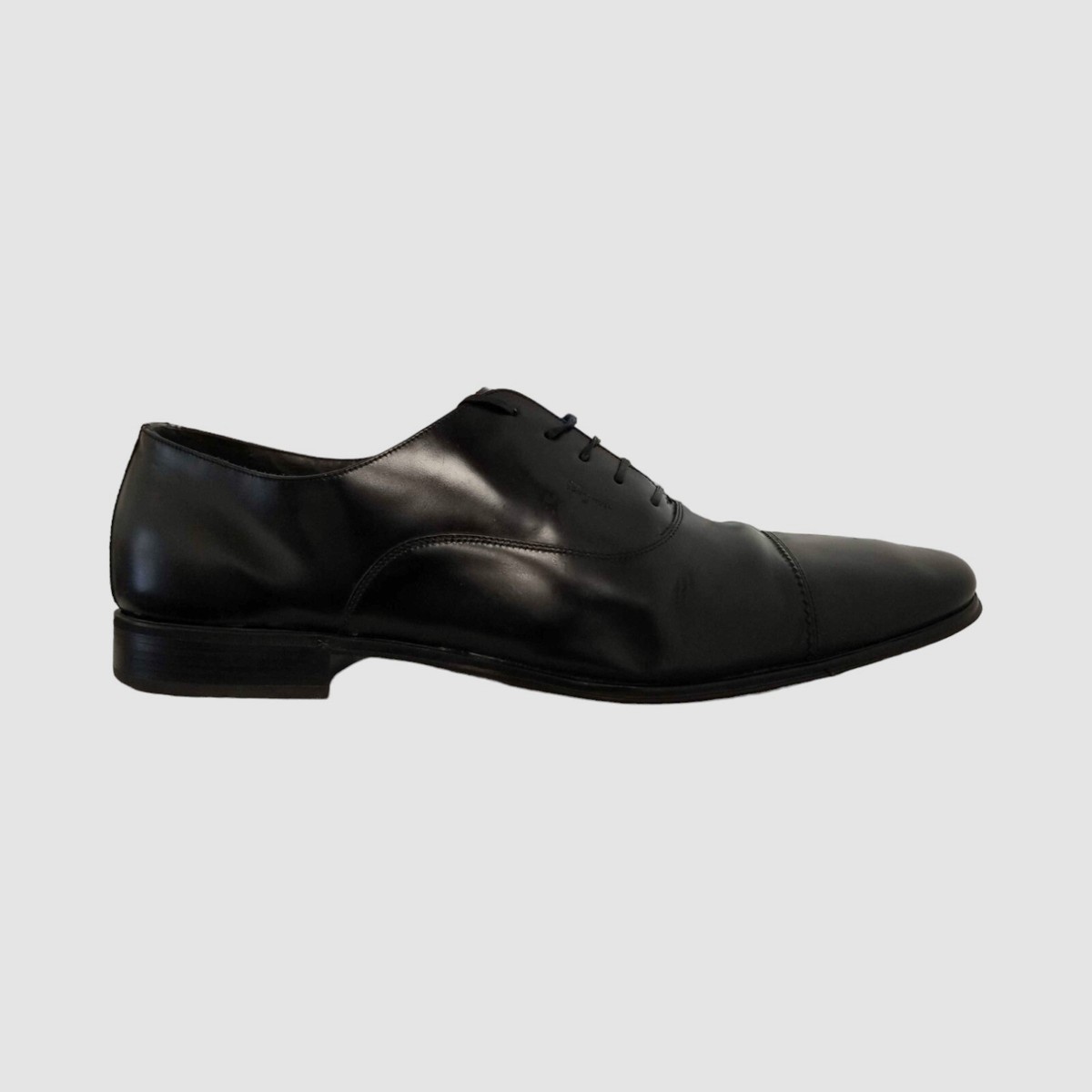 $895 Salvatore Ferragamo Men Black Remigio Cap Toe Oxford  display picture 2