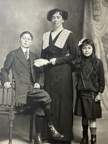 1915 VERA Madre con VERI bambini RPPC Cartolina Fotografica Reale - Foto 2 di 12