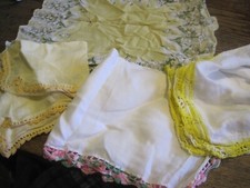 VINTAGE CROCHET/PRINTED LADIES LOT OF 4 HANKIESS/HANDKERCHIEFS
