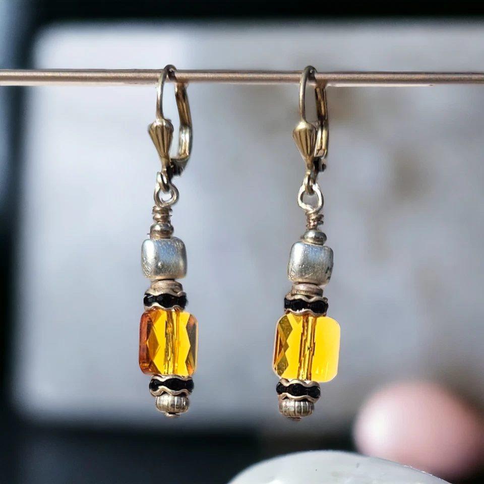 Pendientes colgantes con cuentas de plata y Swarovski amarillo girasol Foto 4 de 4