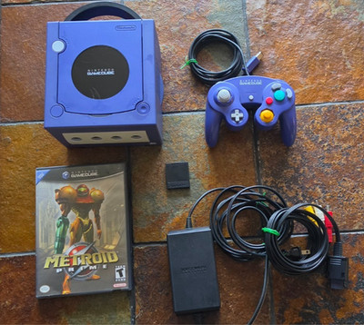 Nintendo GameCube Console Indigo Purple DOL-001 Bundle w/ Metroid Prime