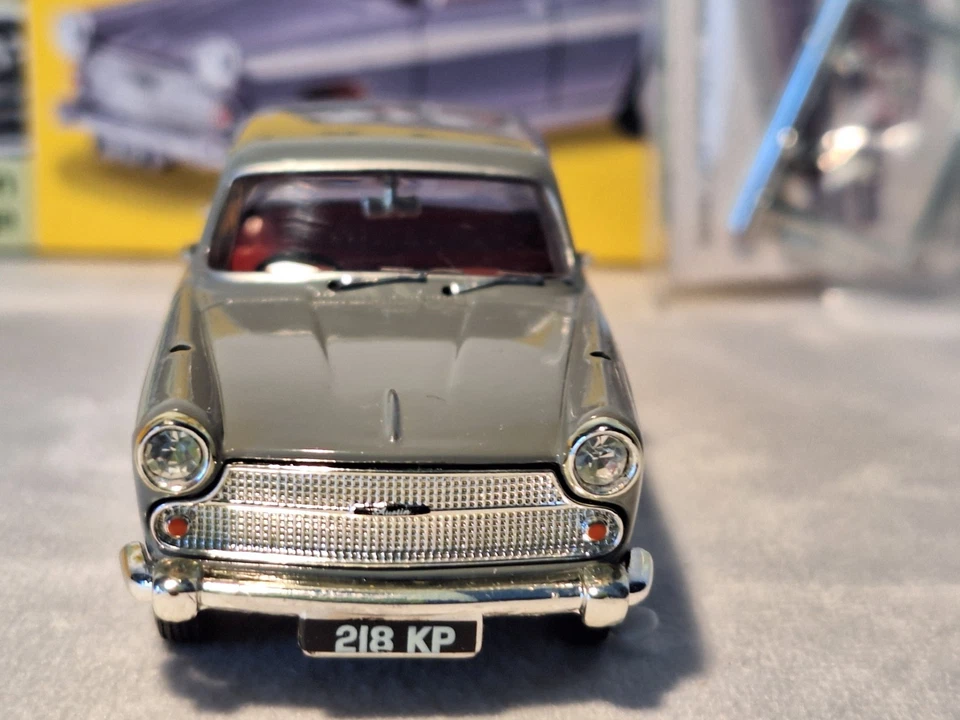 LLEDO VANGUARDS 1:43 AUSTIN A60 CAMBRIDGE - CUMULUS GREY & WHITE VA44000 - Image 2 of 4
